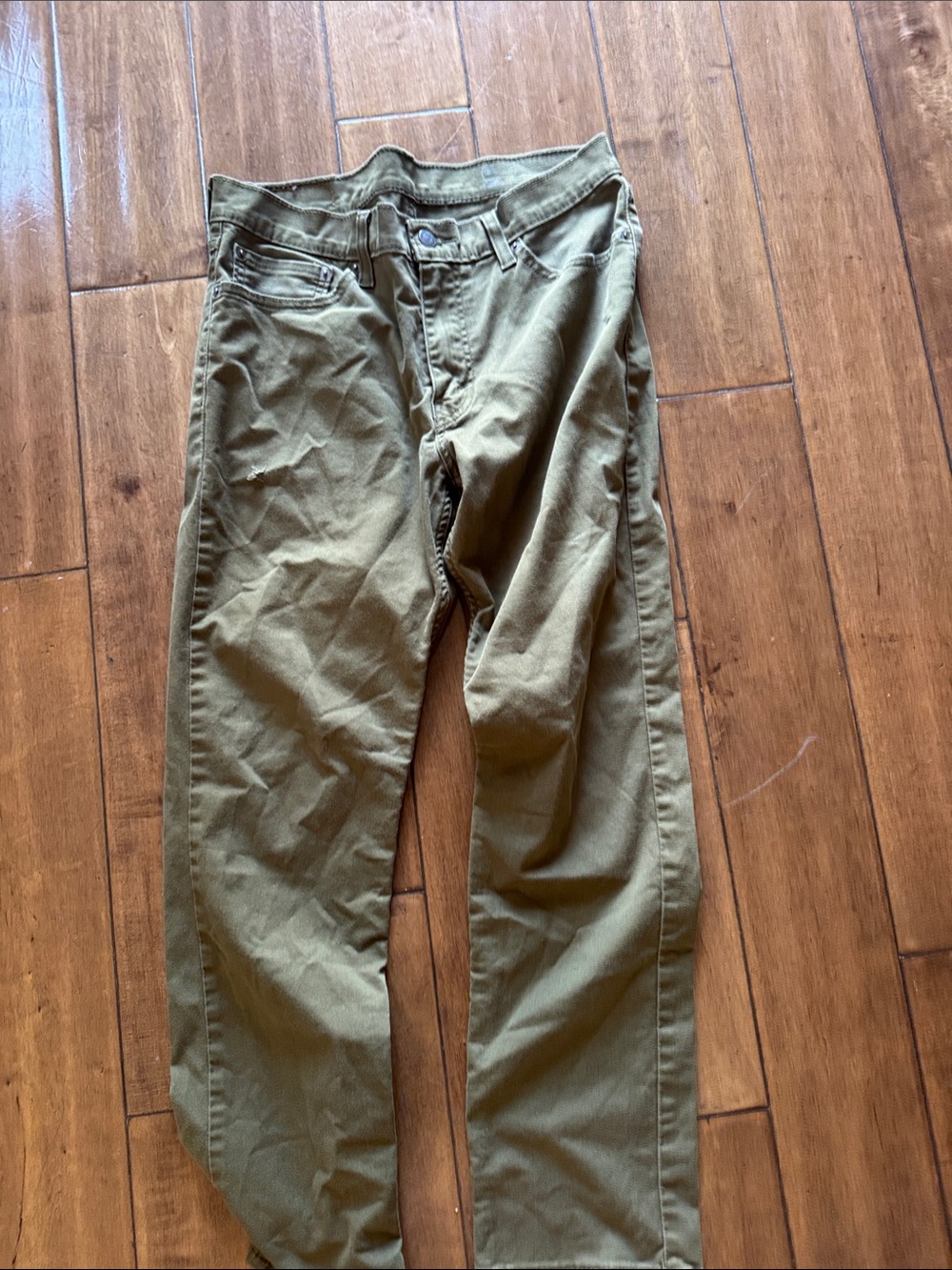 Levi’s 512- Men's Olive Chino Pants - Classic Straight Fit. 32x30